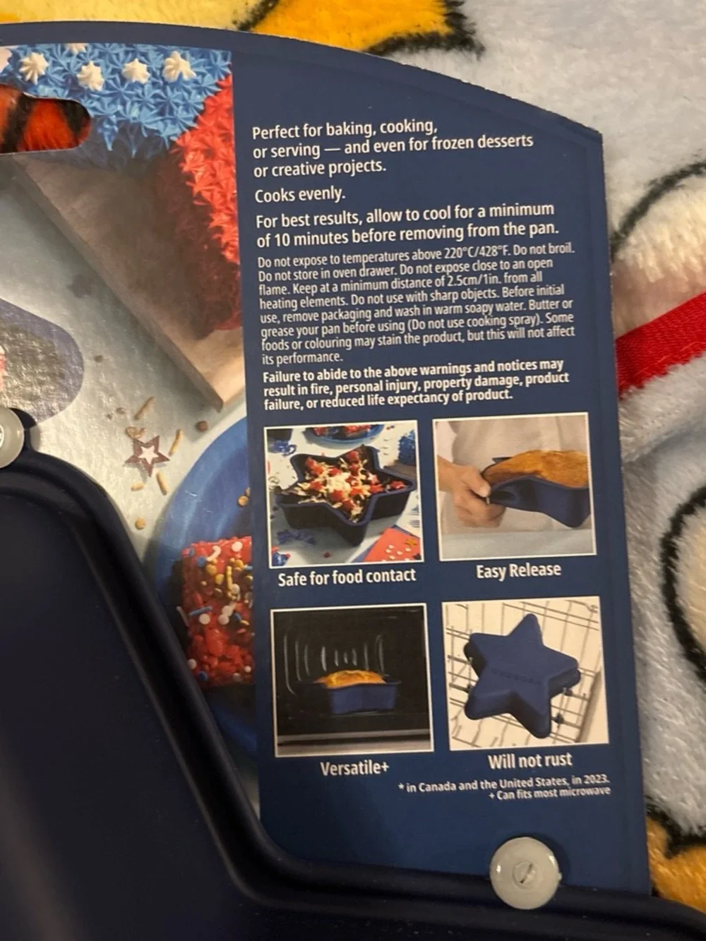 Trudeau Navy Blue Star Cake Pan